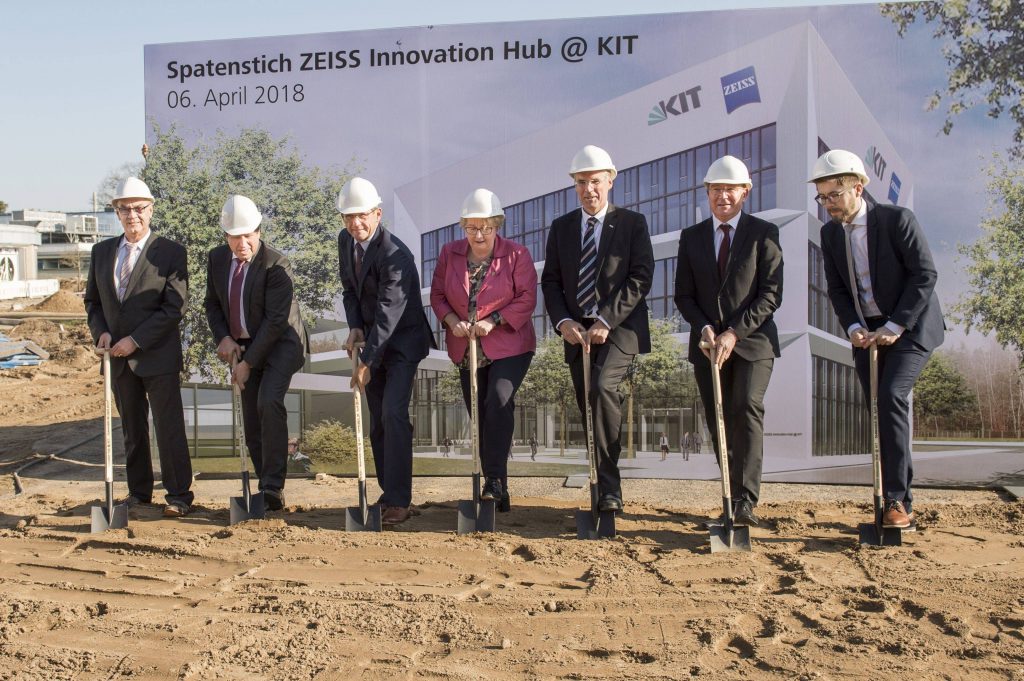 Neue Ansiedlung von ZEISS an einem der innovativsten Standorte Deutschlands – Raum für Ausgründungen und intensive Zusammenarbeit von Wirtschaft und Wissenschaft – Platz und Flexibilität auf 12.000 Quadratmetern durch Investition von 30 Millionen Euro